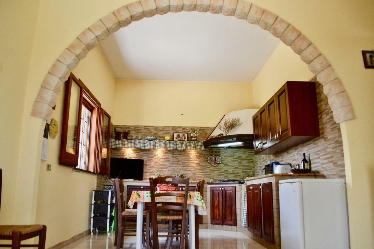Villa Rosa - Ai Piedi Dell'Etna Brucoli Exteriör bild